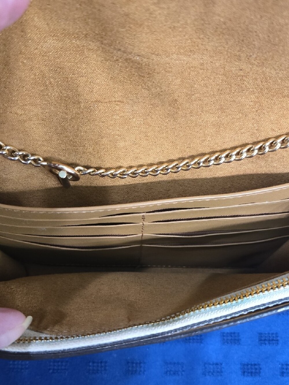 Coach Gorgie Cream Leather Crossbody with Gold Chain & Horsebit Accent - Picture 8 of 15